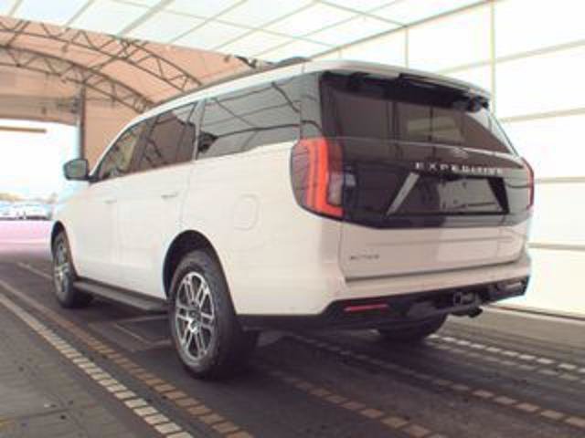 Certified 2025 Ford Expedition Active AWD/4WD image 6