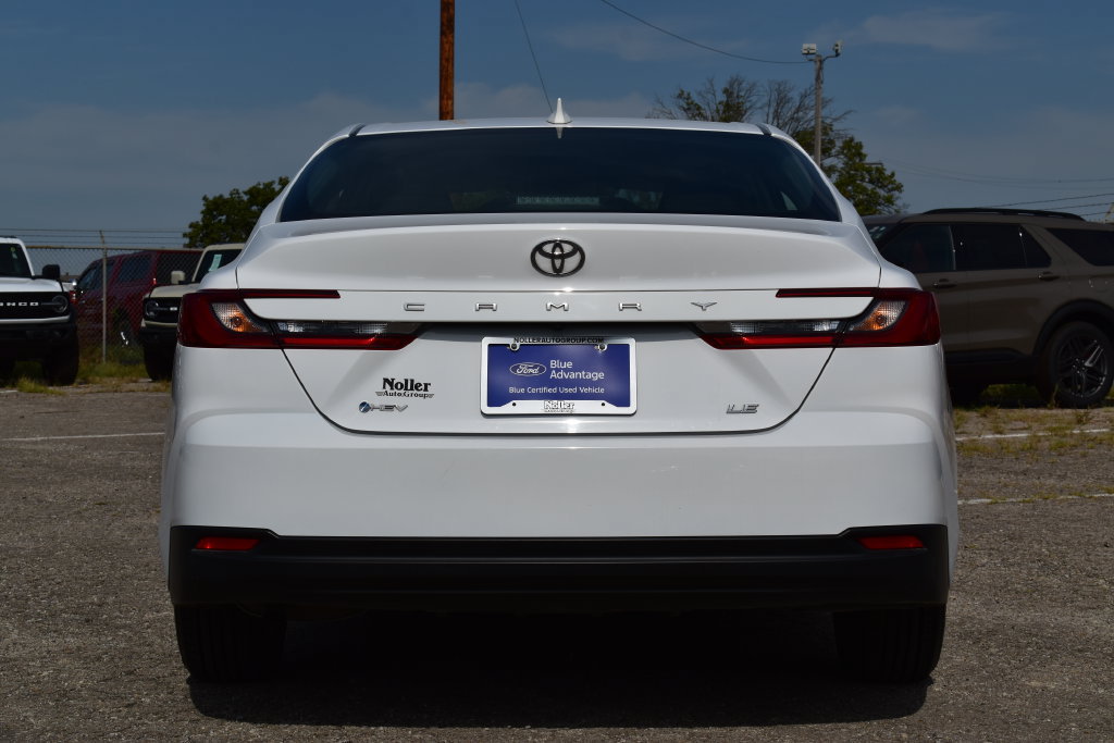 Used 2025 Toyota Camry LE FWD image 8