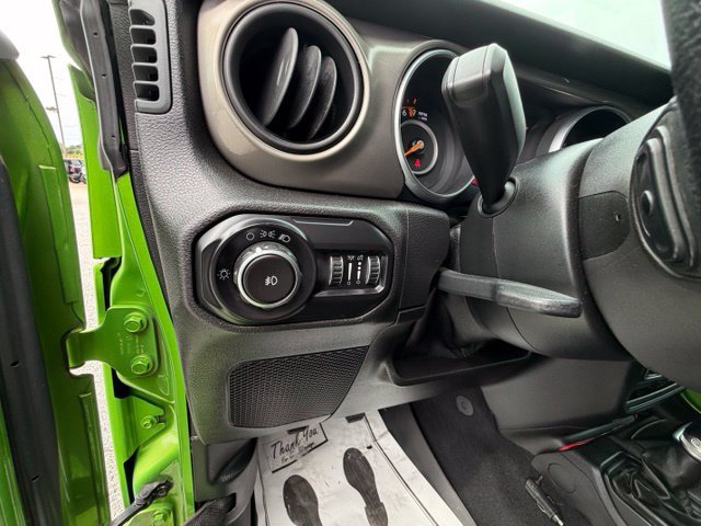 Used 2018 Jeep Wrangler Unlimited Sport AWD/4WD image 15
