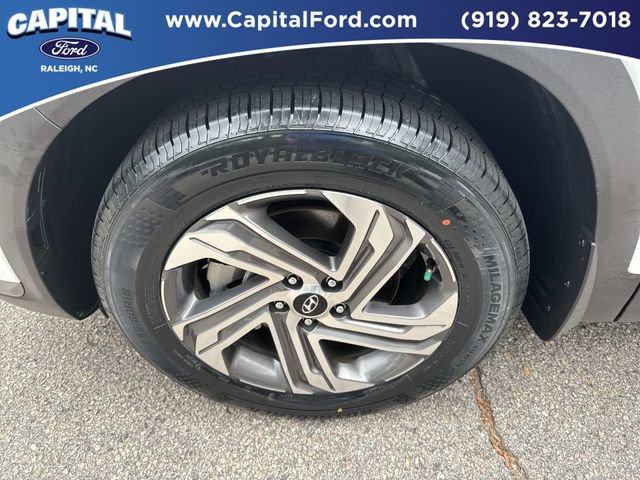 Used 2023 Hyundai Santa Fe SEL FWD image 13