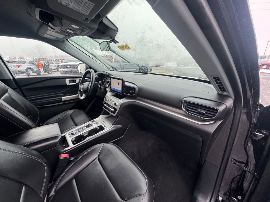 Certified 2023 Ford Explorer XLT w/ Equipment Group 202A image 25