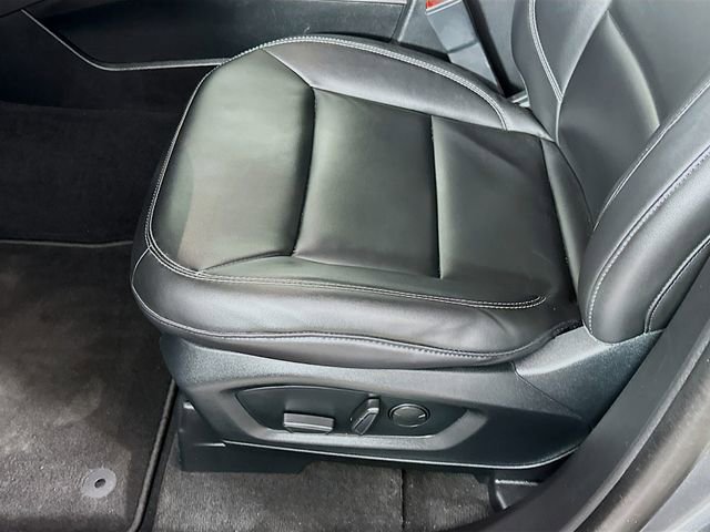 Certified 2022 Ford Explorer XLT w/ Equipment Group 202A image 25