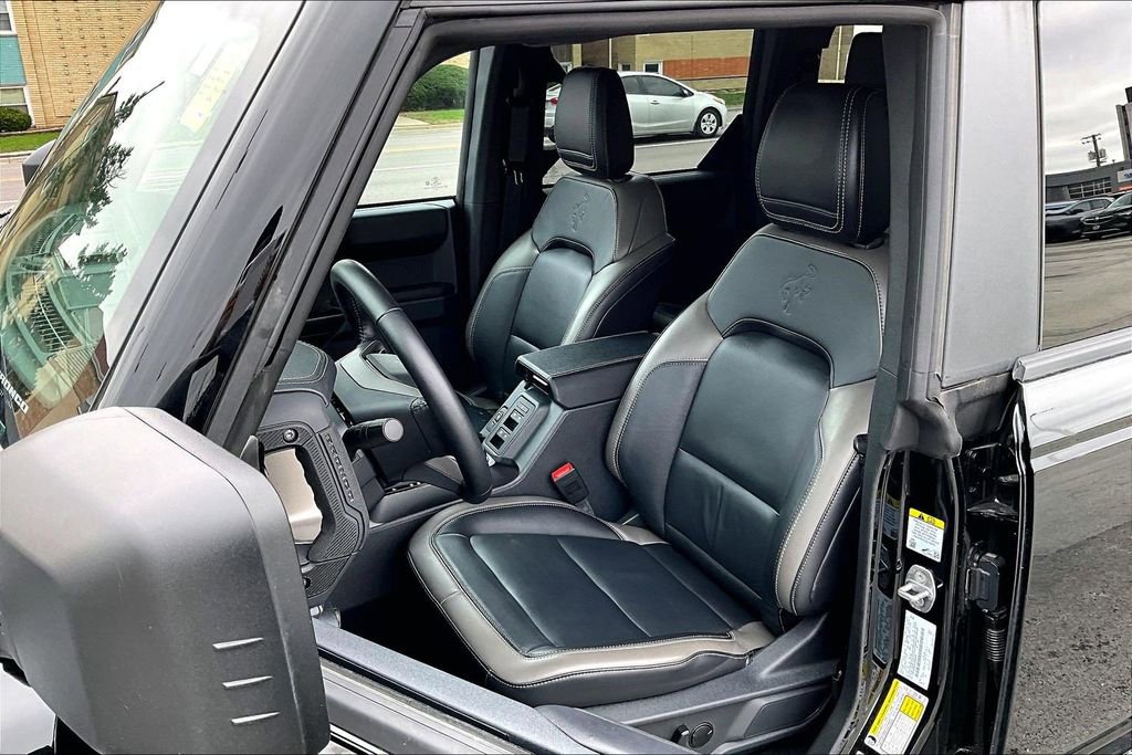 Certified 2025 Ford Bronco Outer Banks w/ Black Appearance Package AWD/4WD image 23