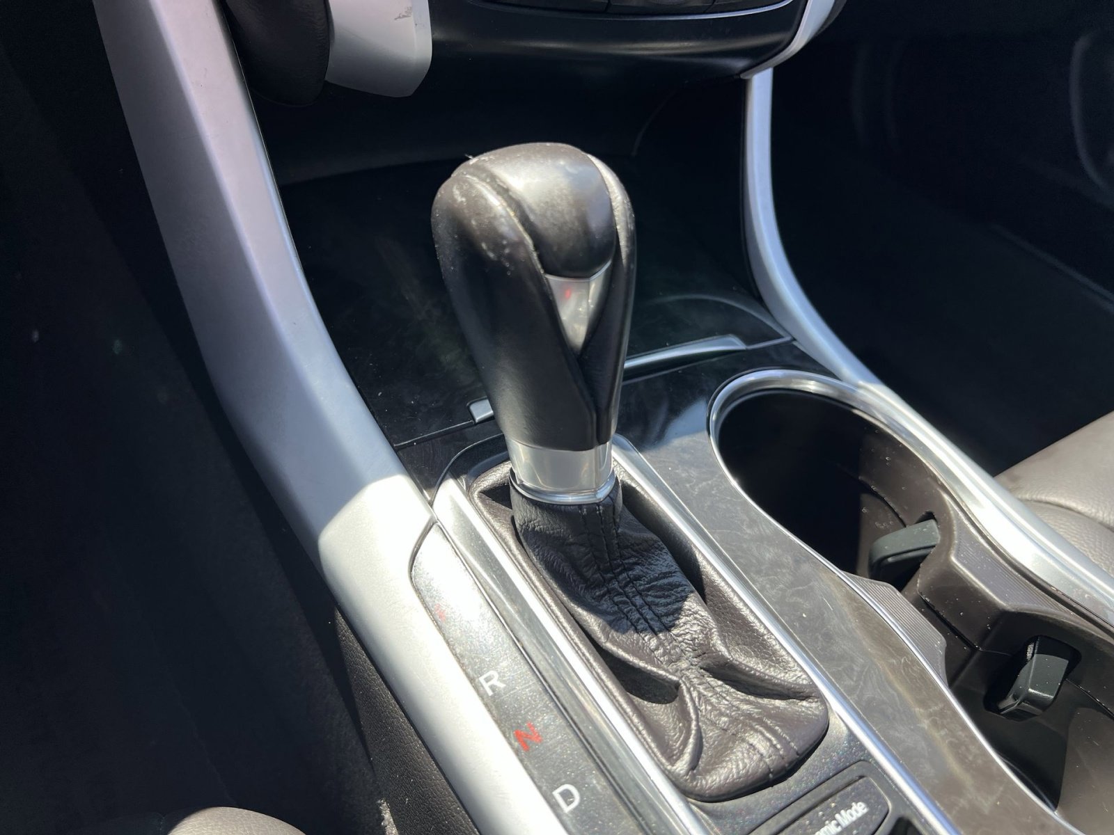 Used 2020 Acura TLX FWD image 29