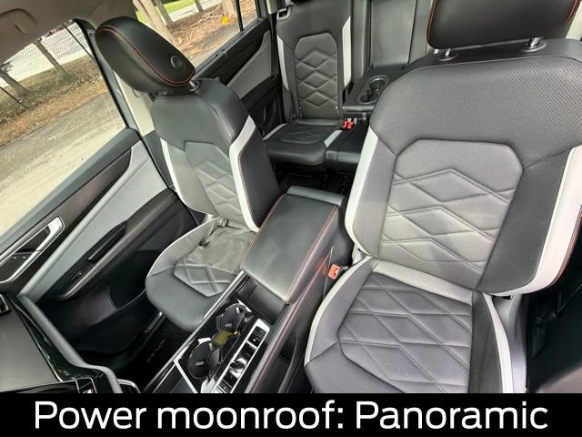 Used 2024 Volkswagen Atlas Peak Edition SE AWD/4WD image 16
