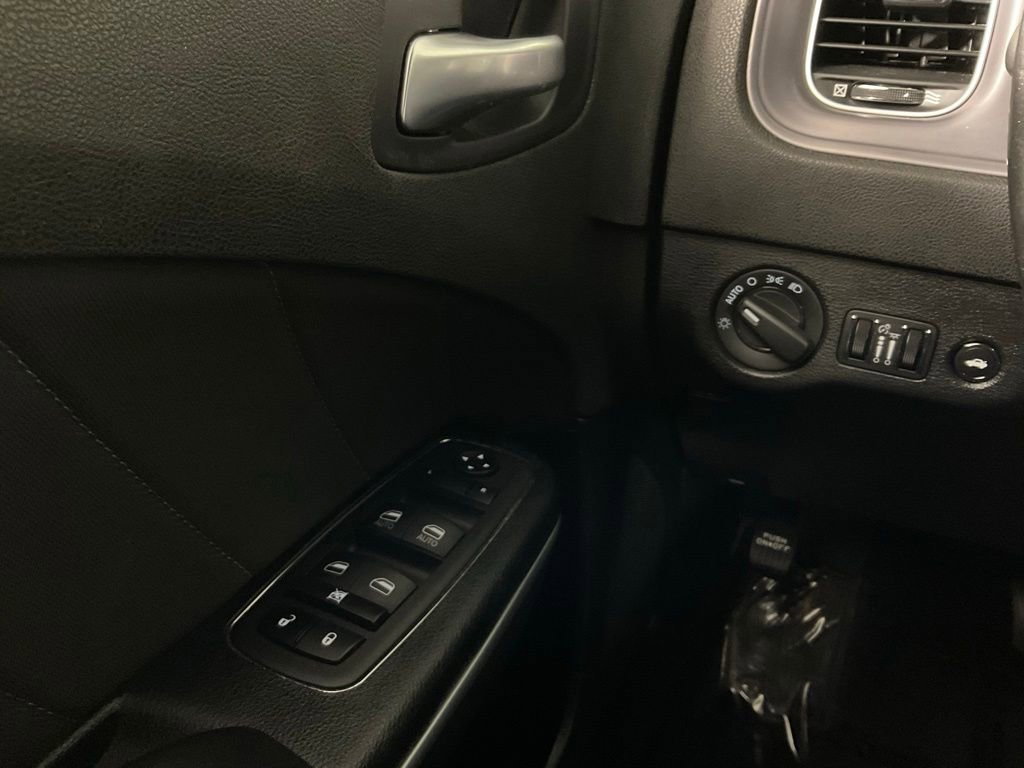 Used 2023 Dodge Charger SXT RWD image 19