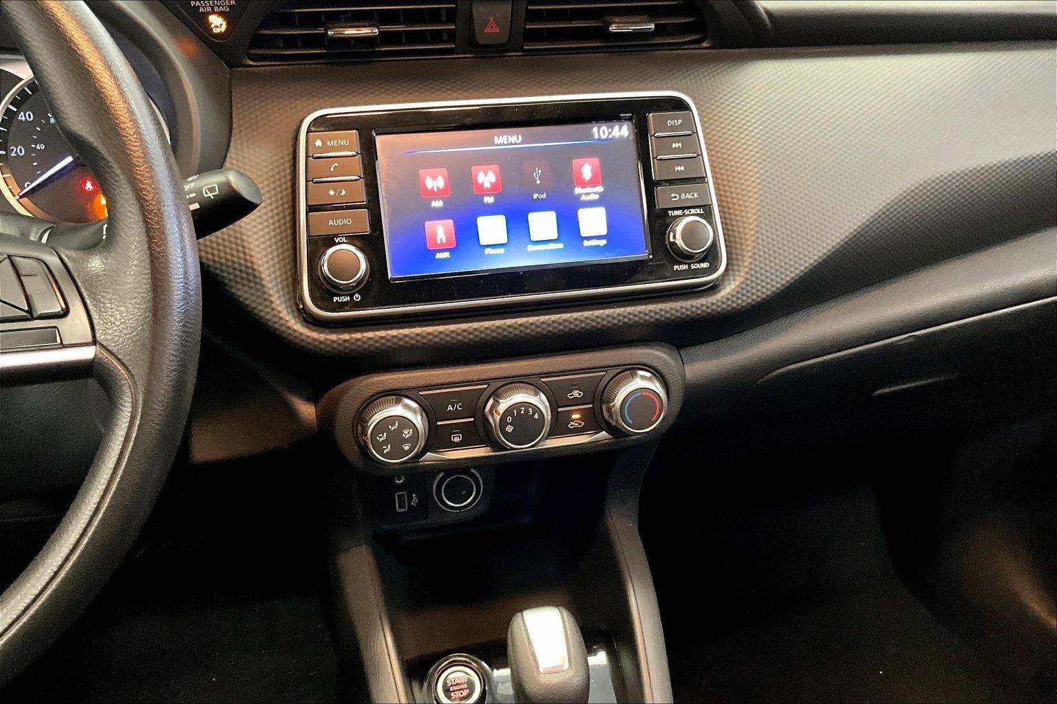 Used 2022 Nissan Kicks S image 6