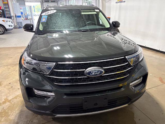 Certified 2023 Ford Explorer XLT w/ Equipment Group 202A AWD/4WD image 3