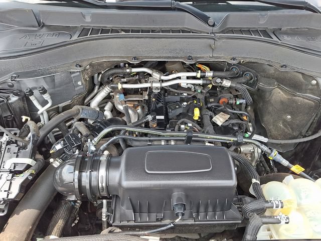 Certified 2021 Ford Explorer XLT w/ Equipment Group 202A AWD/4WD image 30