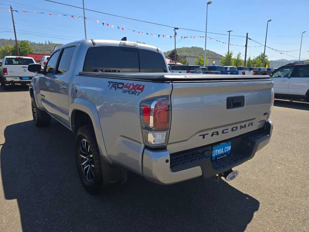 Used 2020 Toyota Tacoma TRD Sport w/ Technology Package AWD/4WD image 3
