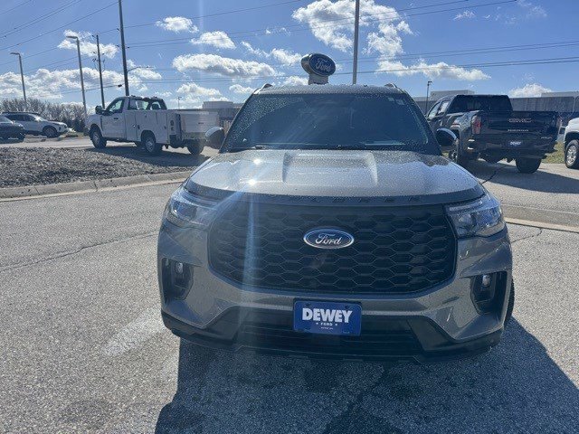 Certified 2025 Ford Explorer ST-Line w/ ST-Line Street Pack image 8