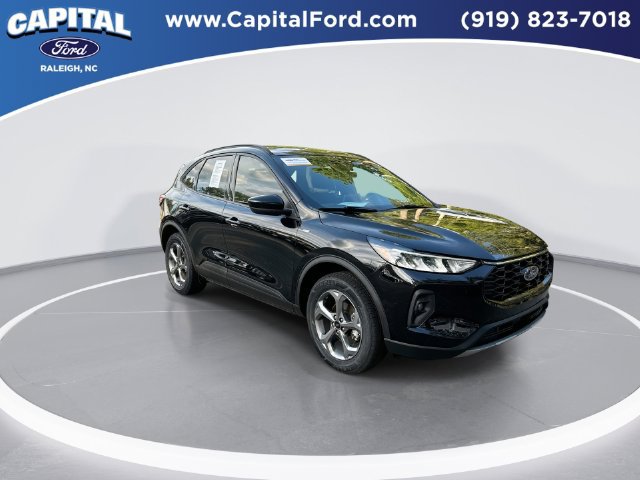 Certified 2025 Ford Escape ST-Line Select AWD/4WD image 2