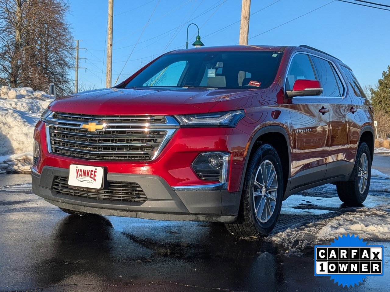 Used 2023 Chevrolet Traverse LT image 1