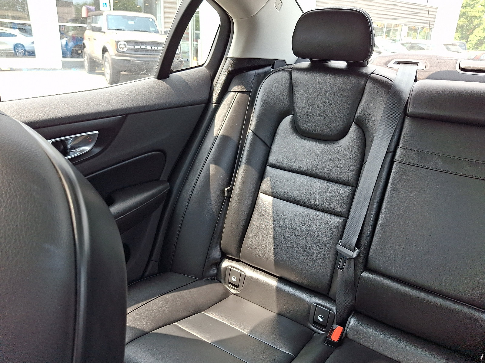 Used 2021 Volvo S60 T6 Momentum AWD/4WD image 18
