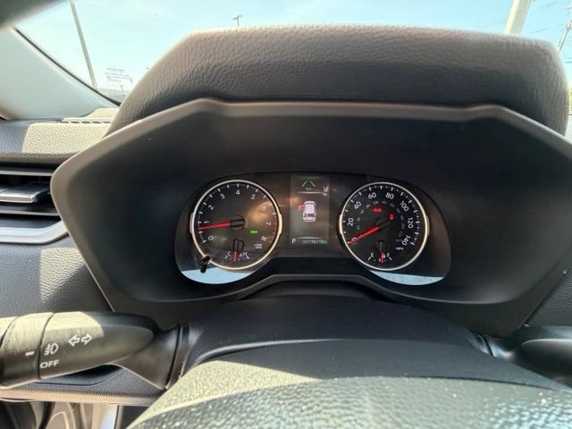 Used 2020 Toyota RAV4 XLE Premium FWD image 16