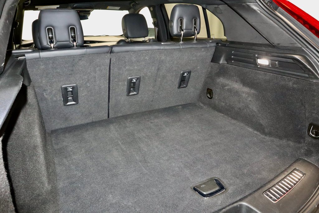 Used 2023 Cadillac XT4 Premium Luxury image 14