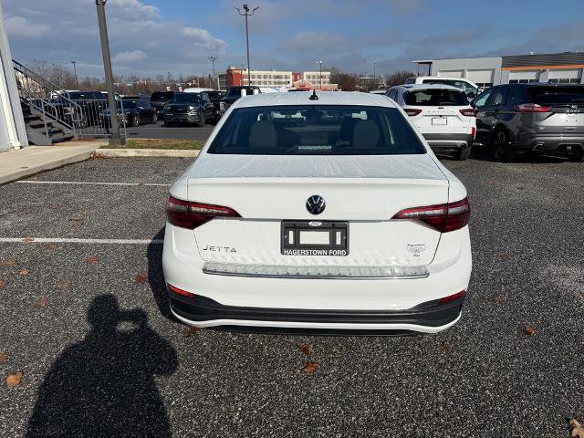 Used 2023 Volkswagen Jetta Sport image 7