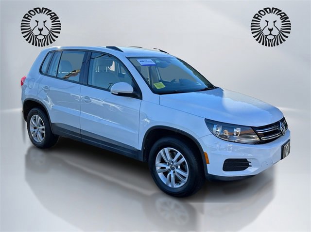 Used 2017 Volkswagen Tiguan S image 7