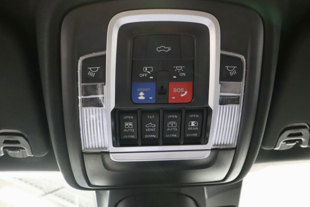 Used 2023 RAM 1500 Laramie AWD/4WD image 31