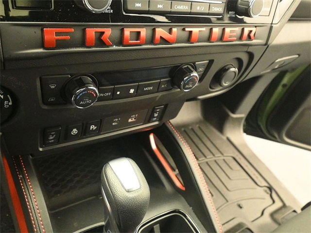 Used 2025 Nissan Frontier PRO-4X w/ Pro Convenience Package image 17