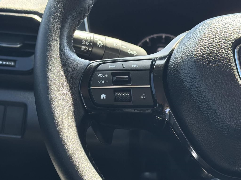 Used 2025 Honda Pilot EX-L image 12