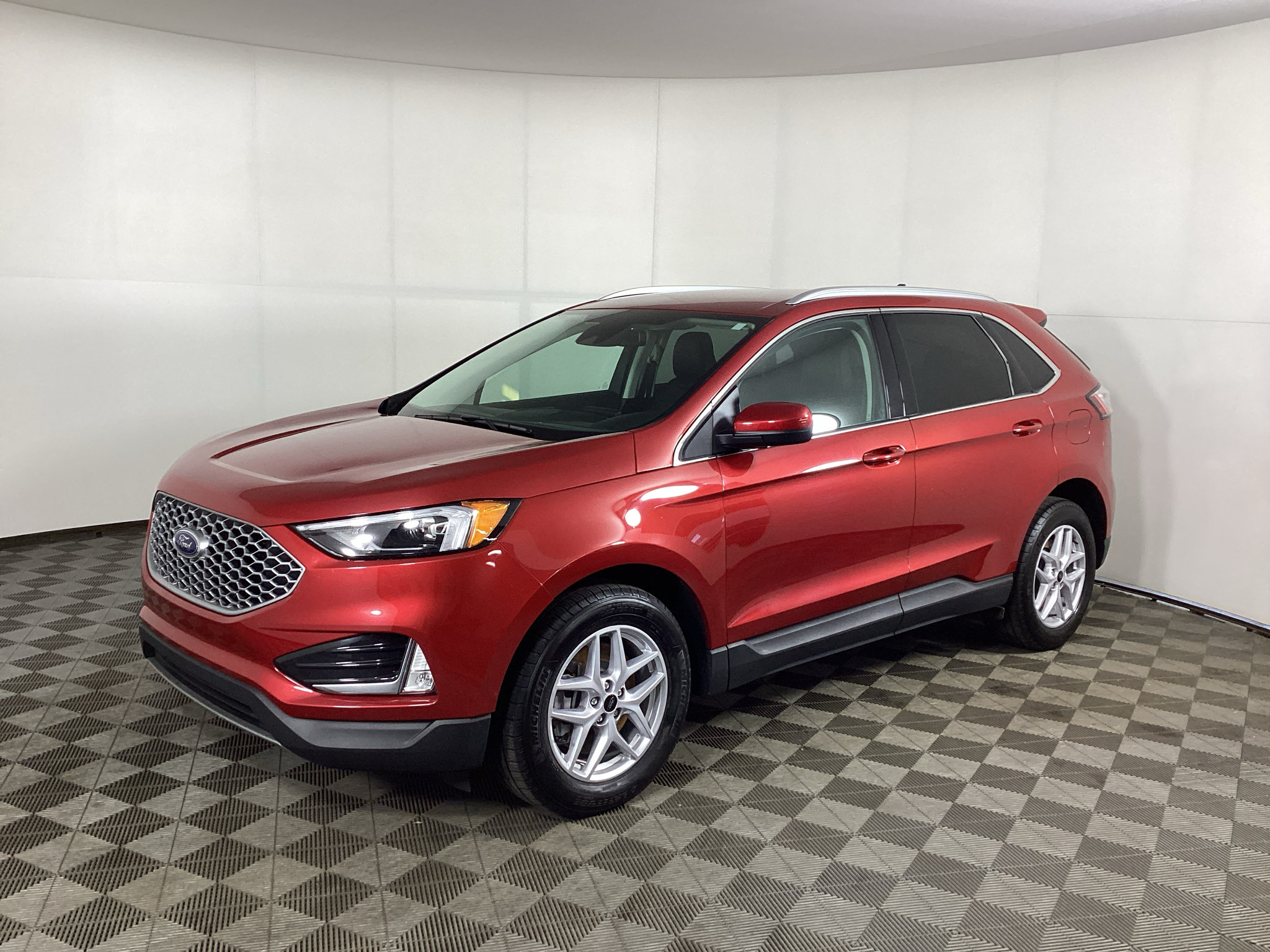 Certified 2024 Ford Edge SEL w/ Convenience Package AWD/4WD image 5