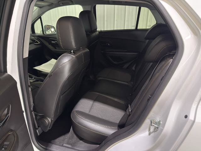 Used 2020 Chevrolet Trax LT w/ LT Convenience Package AWD/4WD image 9