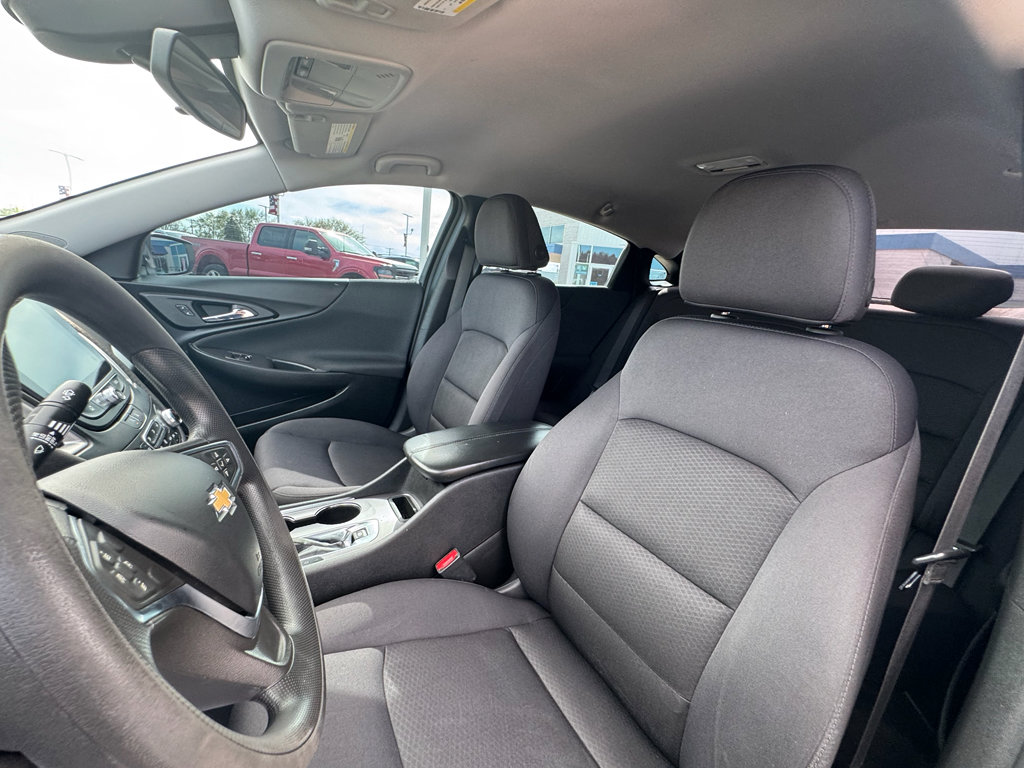 Used 2022 Chevrolet Malibu LT FWD image 32