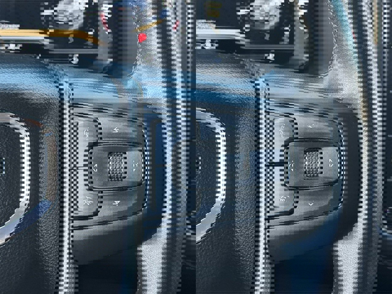 Used 2023 GMC Yukon Denali Ultimate image 14