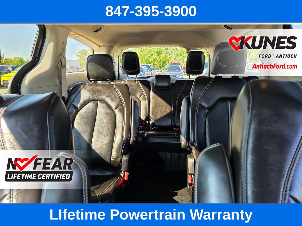 Used 2023 Chrysler Pacifica Touring-L FWD image 24