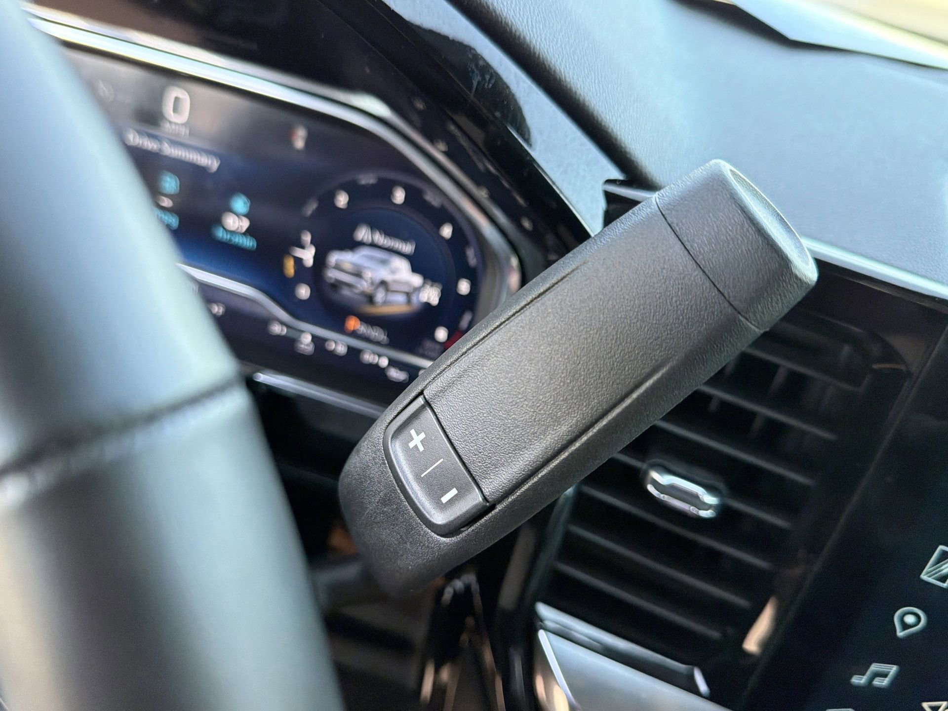 Used 2024 Chevrolet Silverado 1500 LT image 20