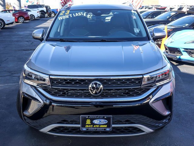 Used 2023 Volkswagen Taos SE w/ Black Wheel Package image 7