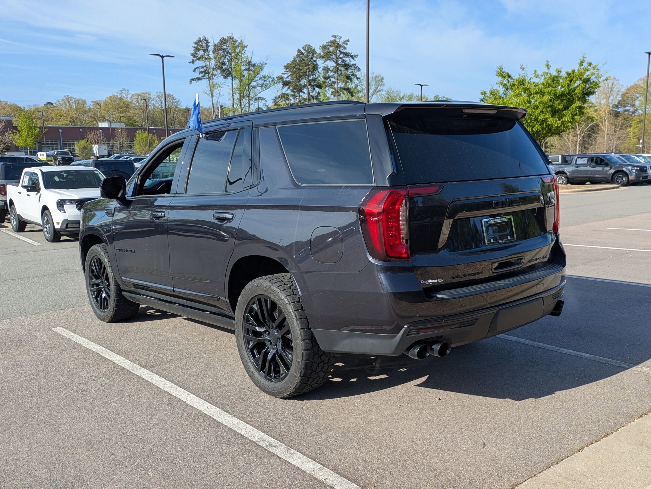 Used 2023 GMC Yukon Denali w/ LPO, Floor Liner Package AWD/4WD image 6