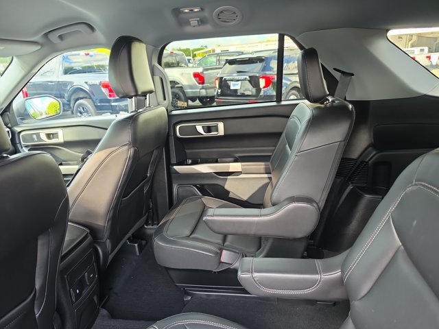 Certified 2023 Ford Explorer XLT w/ Equipment Group 202A RWD image 17