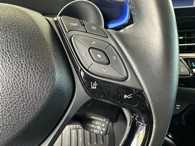 Used 2020 Toyota C-HR XLE FWD image 22