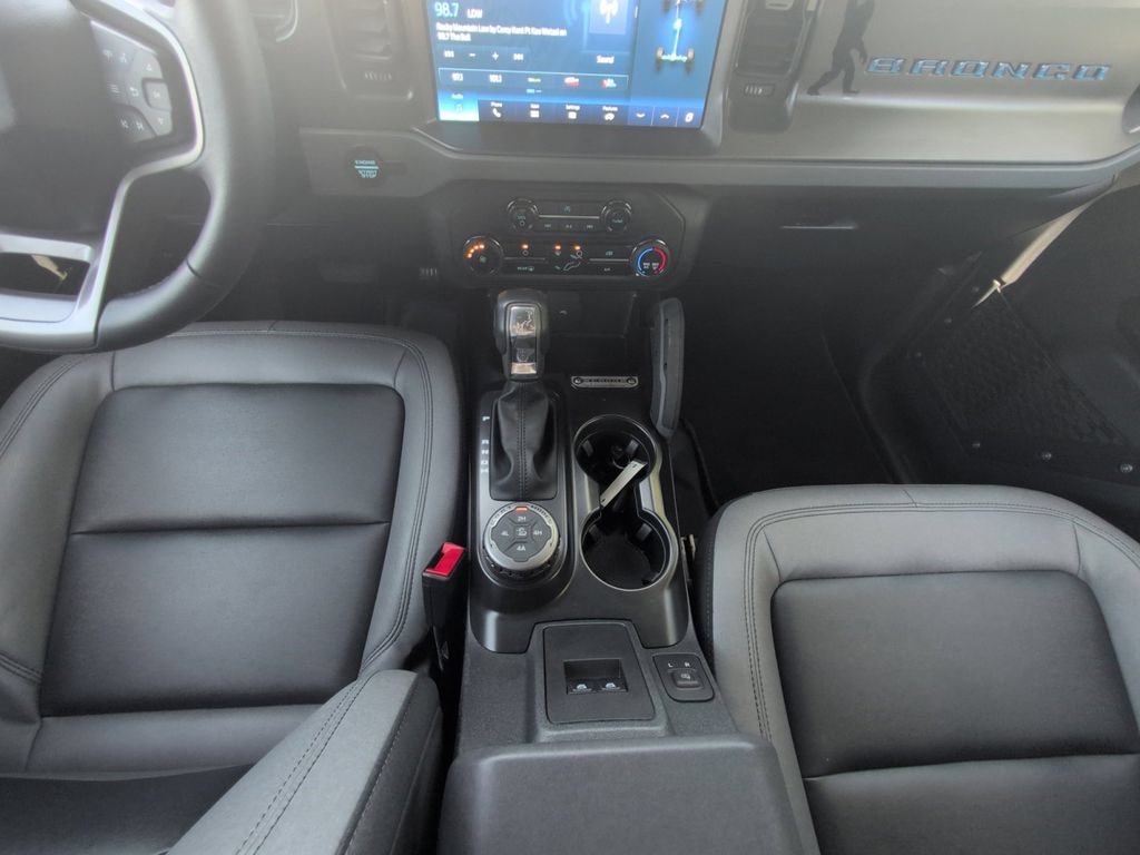 Certified 2024 Ford Bronco Big Bend w/ Sasquatch Package AWD/4WD image 11