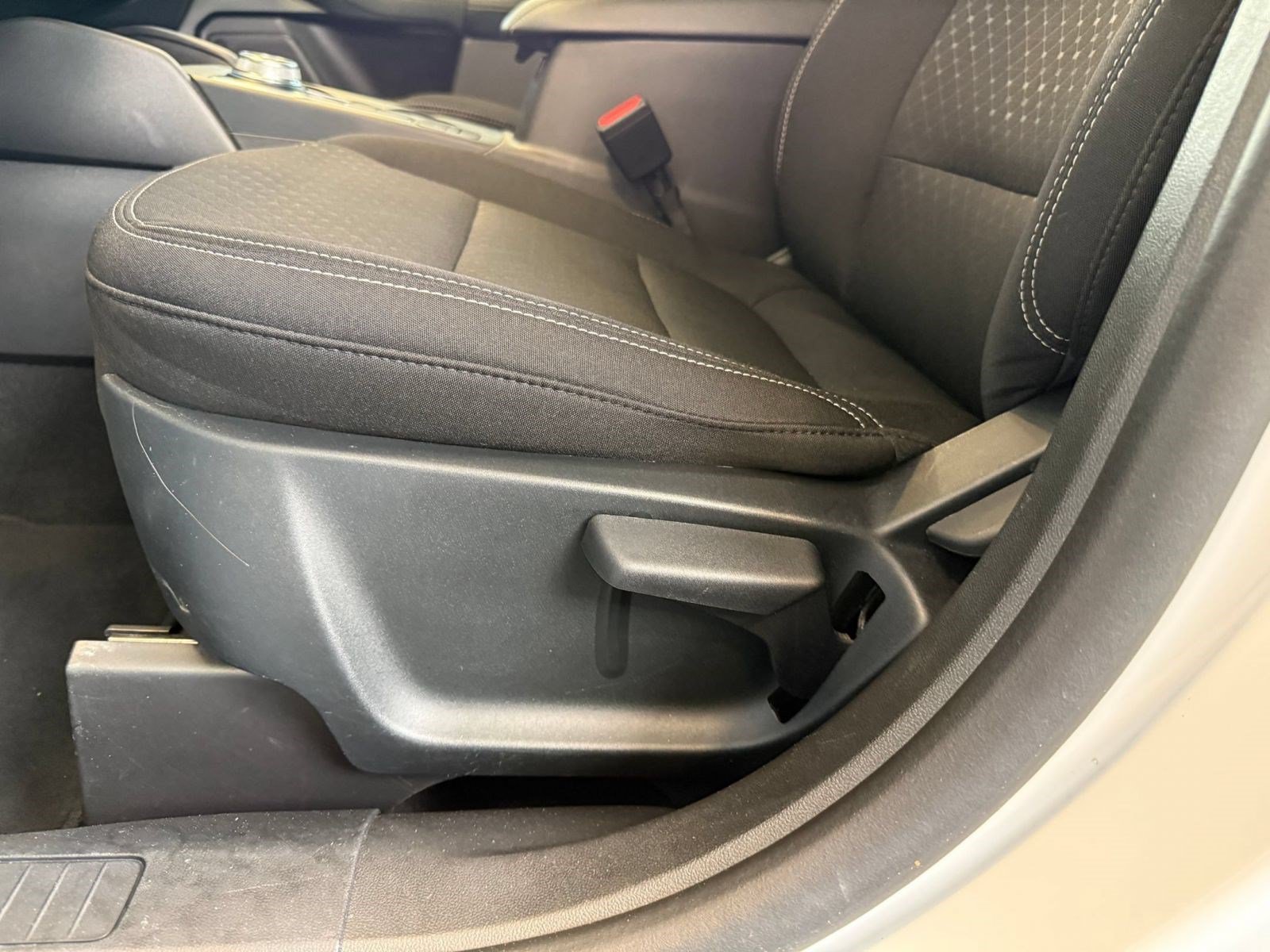 Certified 2025 Ford Escape Active FWD image 15