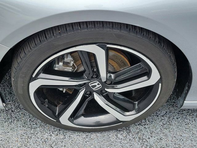 Used 2019 Honda Accord Sport image 9