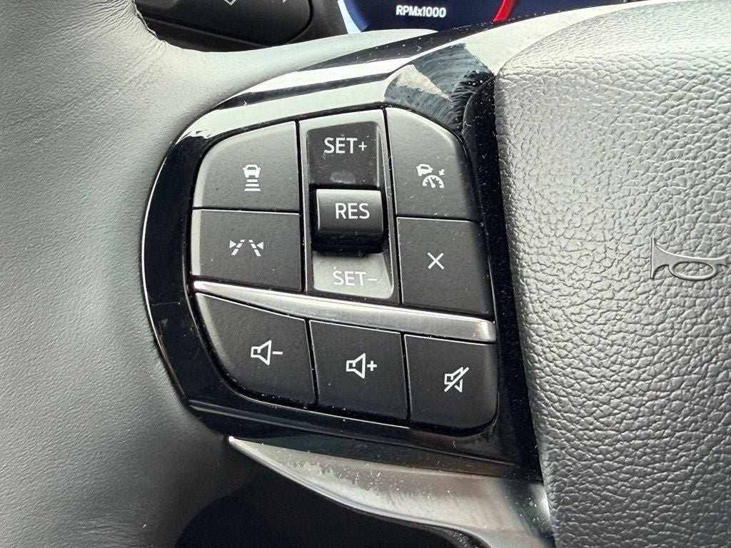 Certified 2025 Ford Explorer Platinum RWD image 27