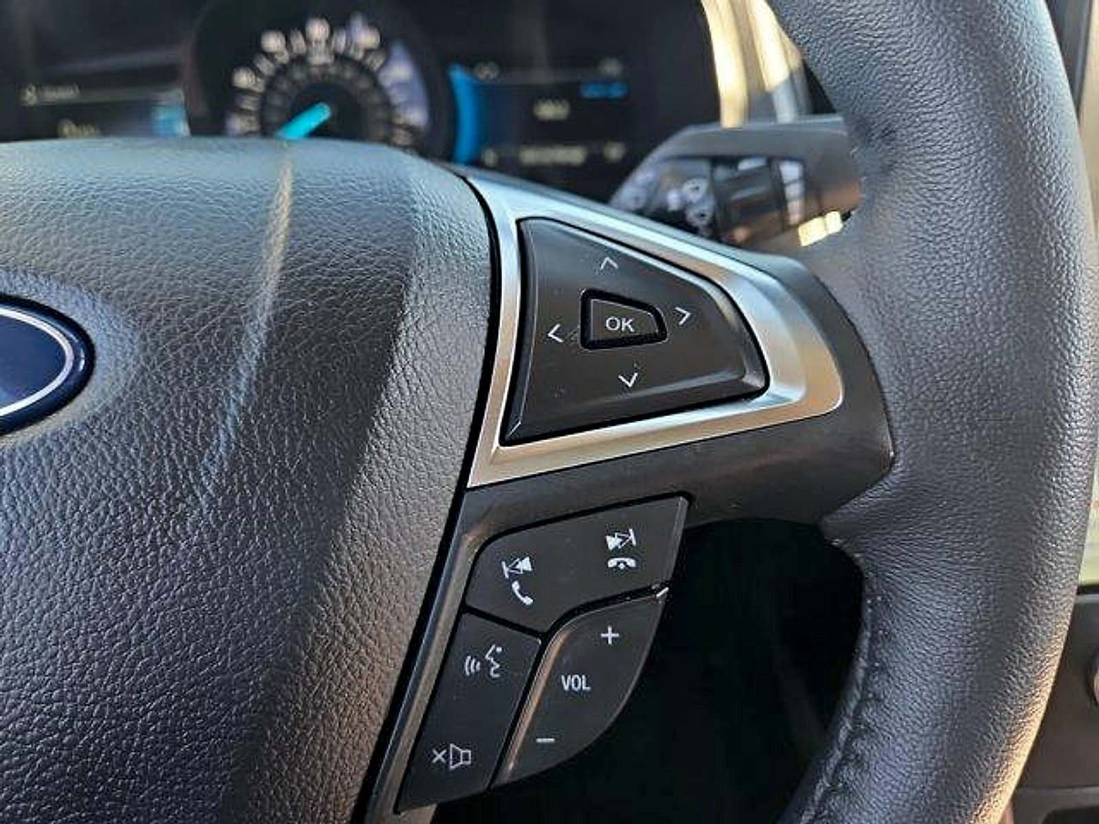Certified 2024 Ford Edge SEL w/ Convenience Package AWD/4WD image 15