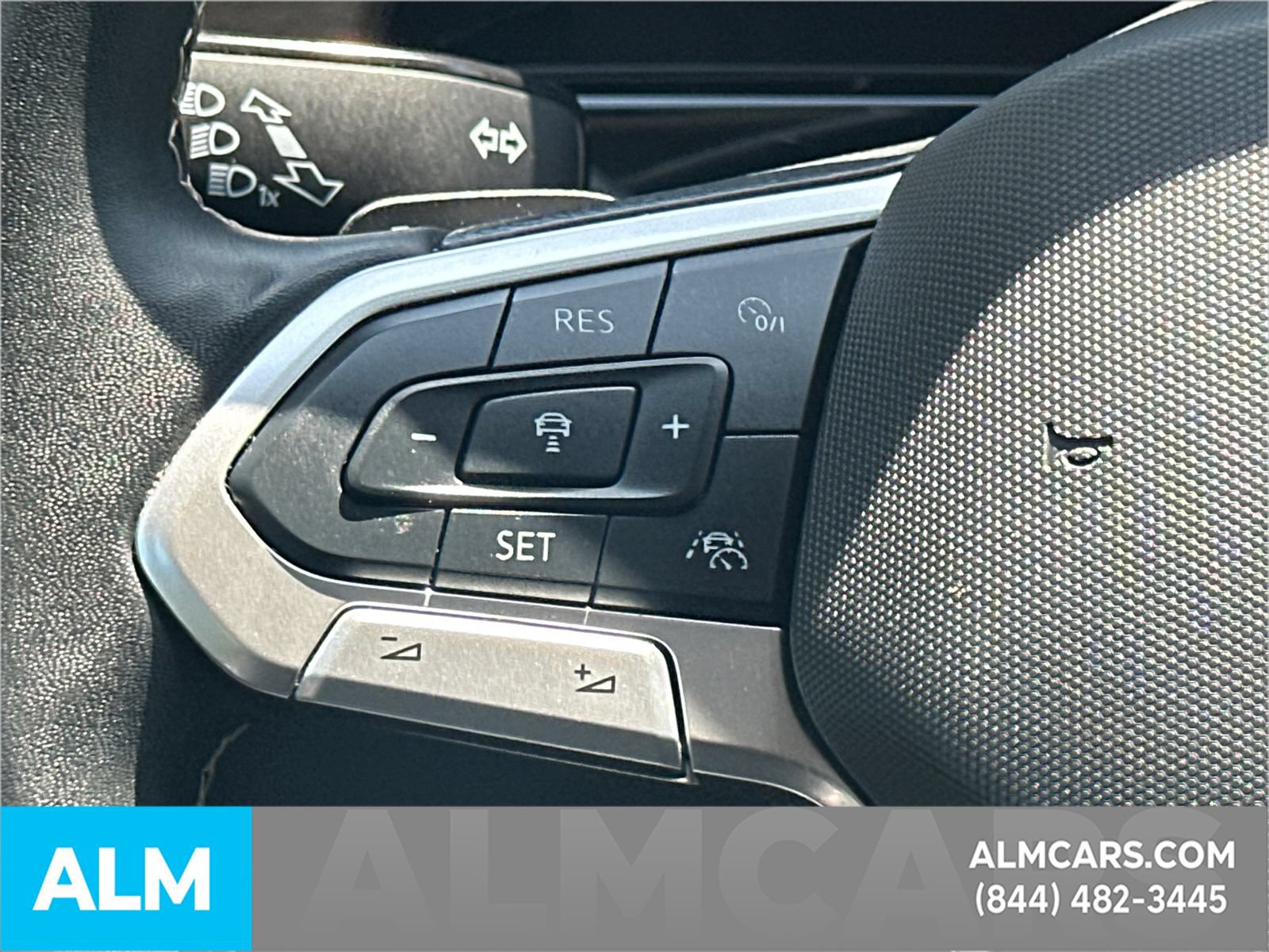 Used 2025 Volkswagen Atlas SE FWD image 29