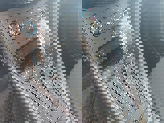 Certified 2018 Ford Focus SE image 18