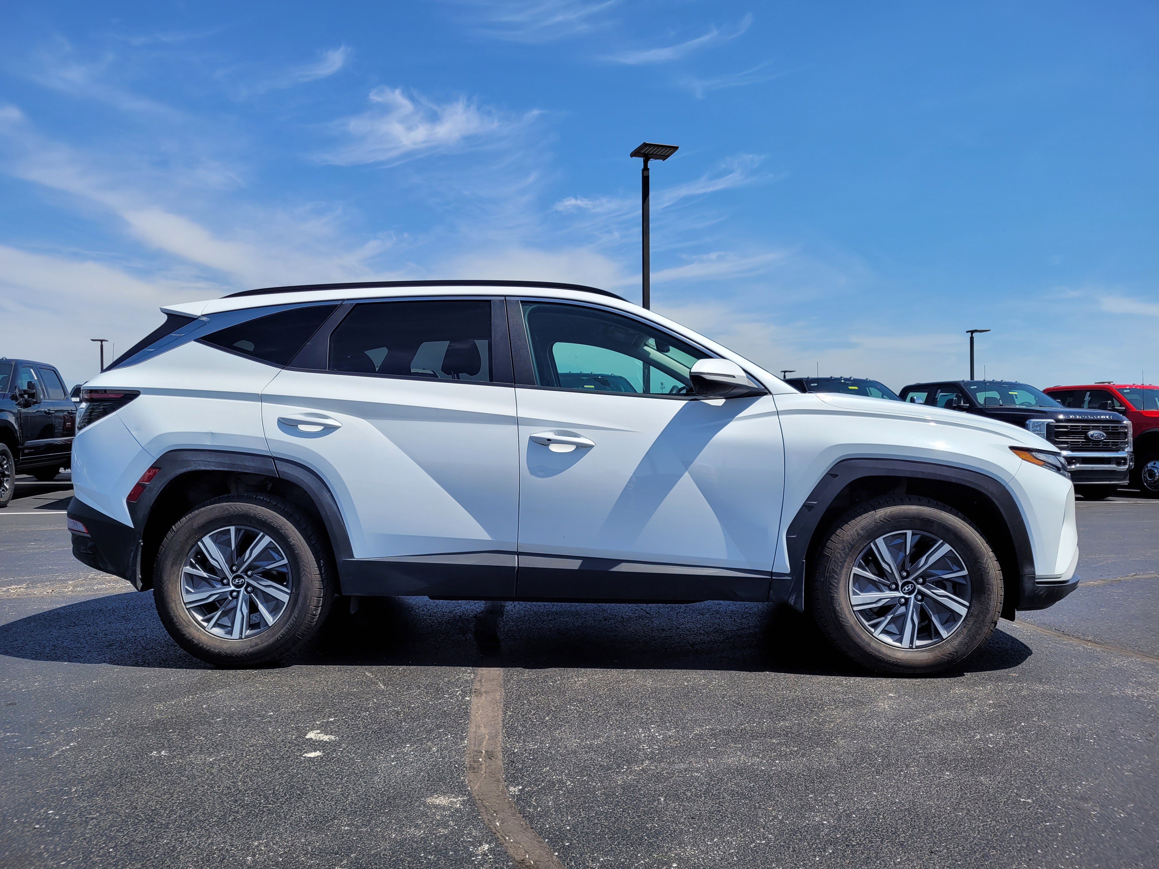Used 2022 Hyundai Tucson Blue AWD/4WD image 2