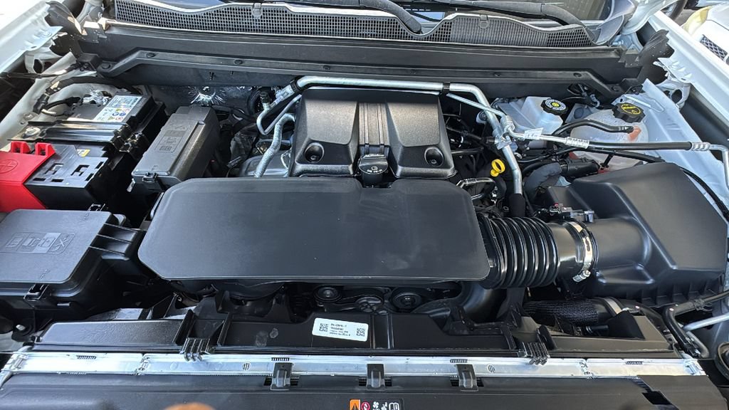 Used 2025 Chevrolet Colorado ZR2 w/ Technology Package AWD/4WD image 28
