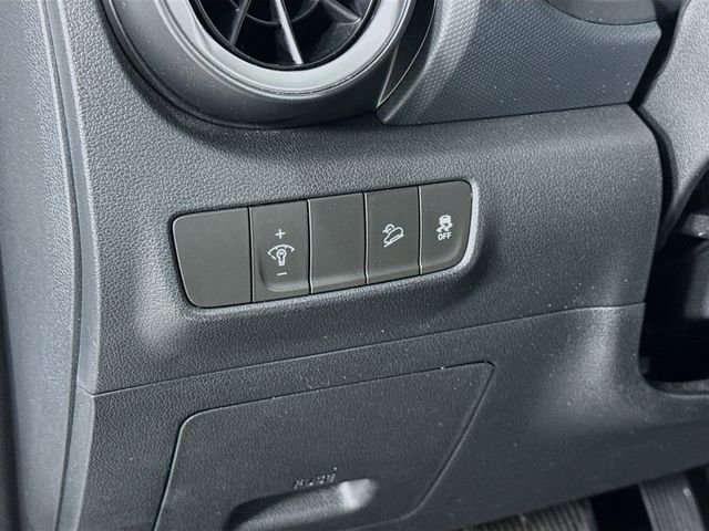 Used 2023 Hyundai Kona SE image 10