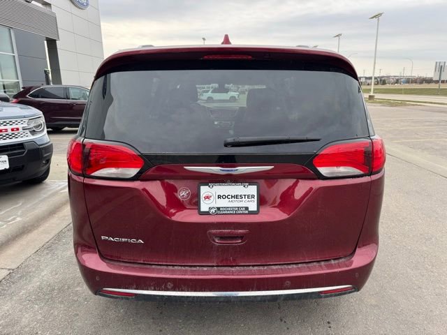 Used 2018 Chrysler Pacifica Touring-L Plus FWD image 2
