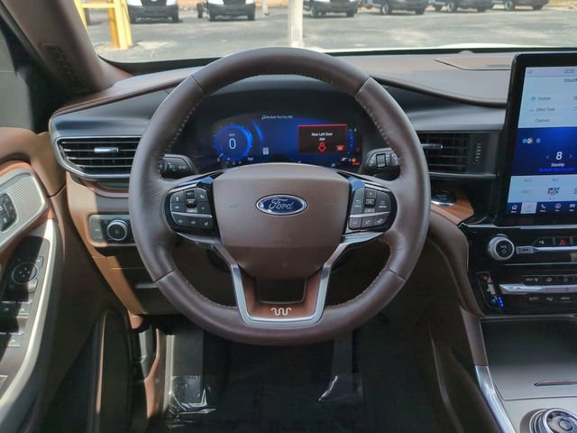 Certified 2022 Ford Explorer King Ranch w/ Premium Technology Package image 18