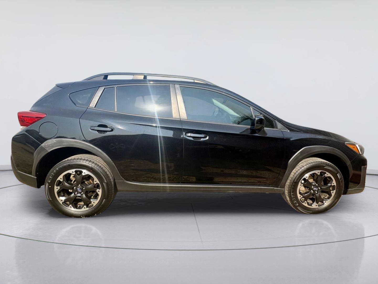 Used 2022 Subaru Crosstrek 2.0i Premium AWD/4WD image 2