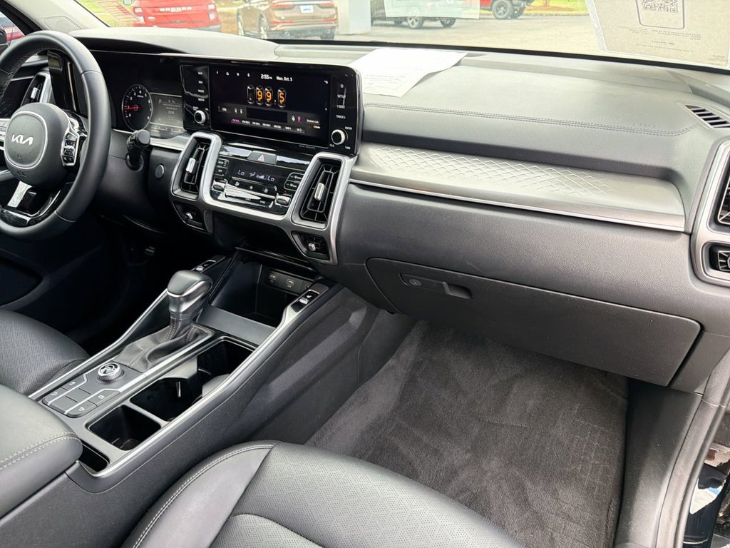 Used 2022 Kia Sorento S FWD image 31
