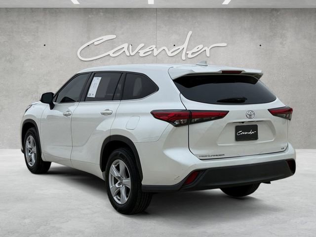Used 2021 Toyota Highlander LE FWD image 15
